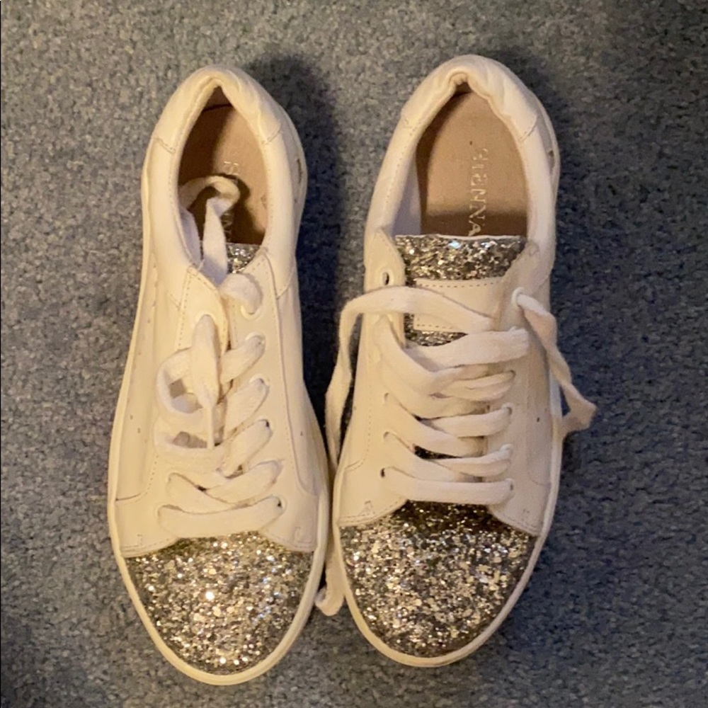 Sienna sneakers size 7